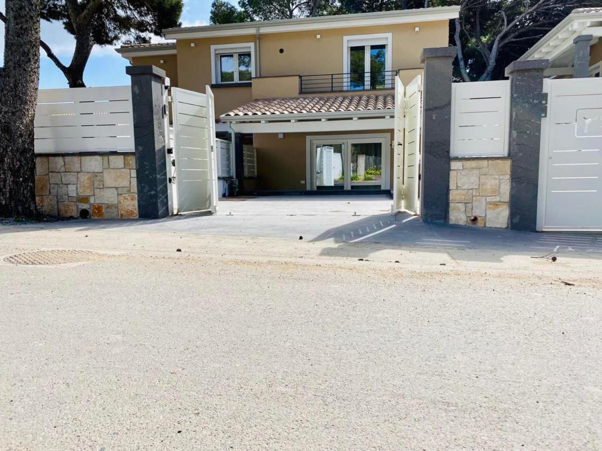 Nuova Residenza Dei 7 Pini A Pochi Passi Dal Mare Apartment Porto Pino Exterior photo