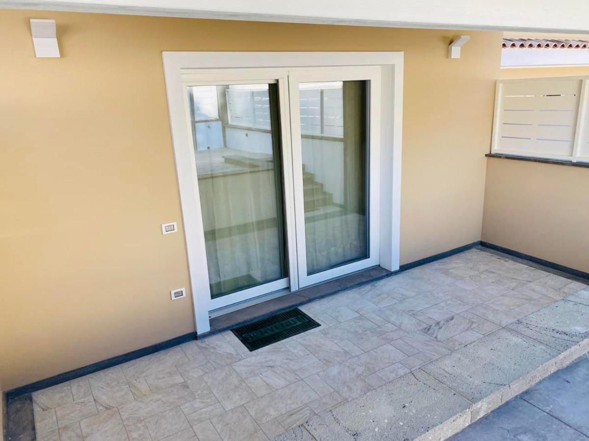Nuova Residenza Dei 7 Pini A Pochi Passi Dal Mare Apartment Porto Pino Exterior photo
